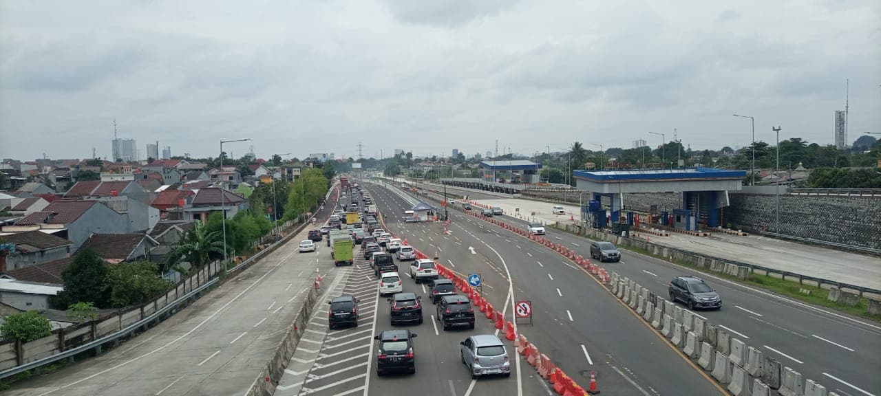 PROYEK PENANGANAN GENANGAN KM 8 JALAN TOL RUAS PONDOK AREN-SERPONG UNTUK KEDUA ARAH SUDAH KEMBALI BEROPERASI - 28 Juni 2023-